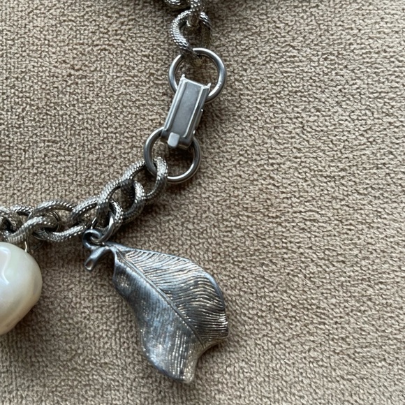 Vintage Leaf Chain Link Pearl Dangle Charm Bracelet Silver - Picture 3 of 6